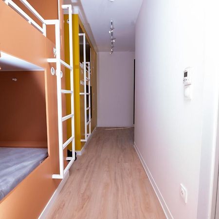 Hostel Le Hueb Toulon Bagian luar foto