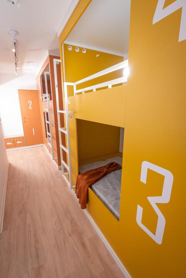 Hostel Le Hueb Toulon Bagian luar foto