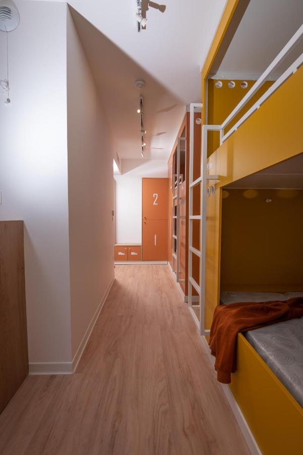 Hostel Le Hueb Toulon Bagian luar foto