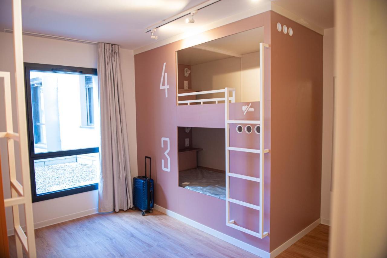 Hostel Le Hueb Toulon Bagian luar foto
