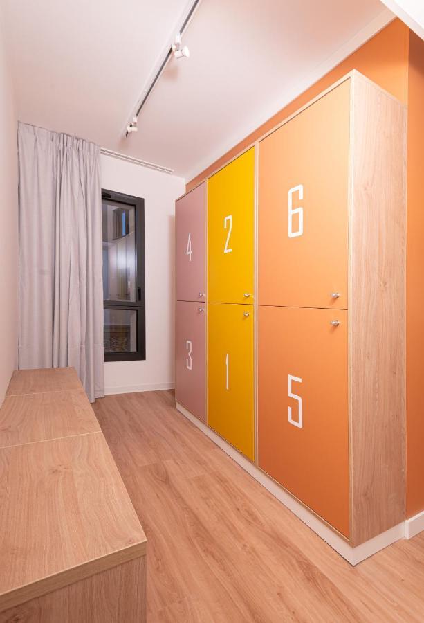 Hostel Le Hueb Toulon Bagian luar foto