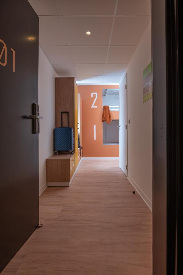 Hostel Le Hueb Toulon Bagian luar foto