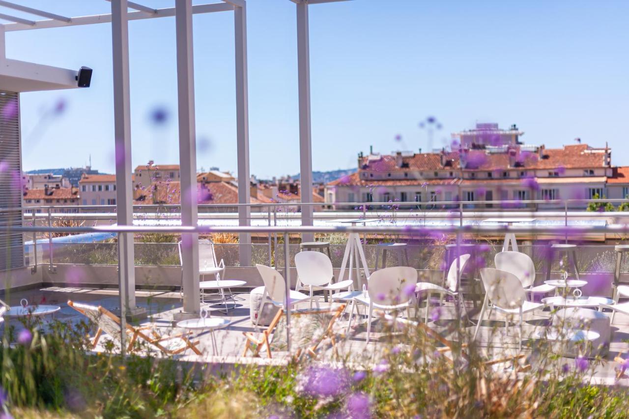 Hostel Le Hueb Toulon Bagian luar foto