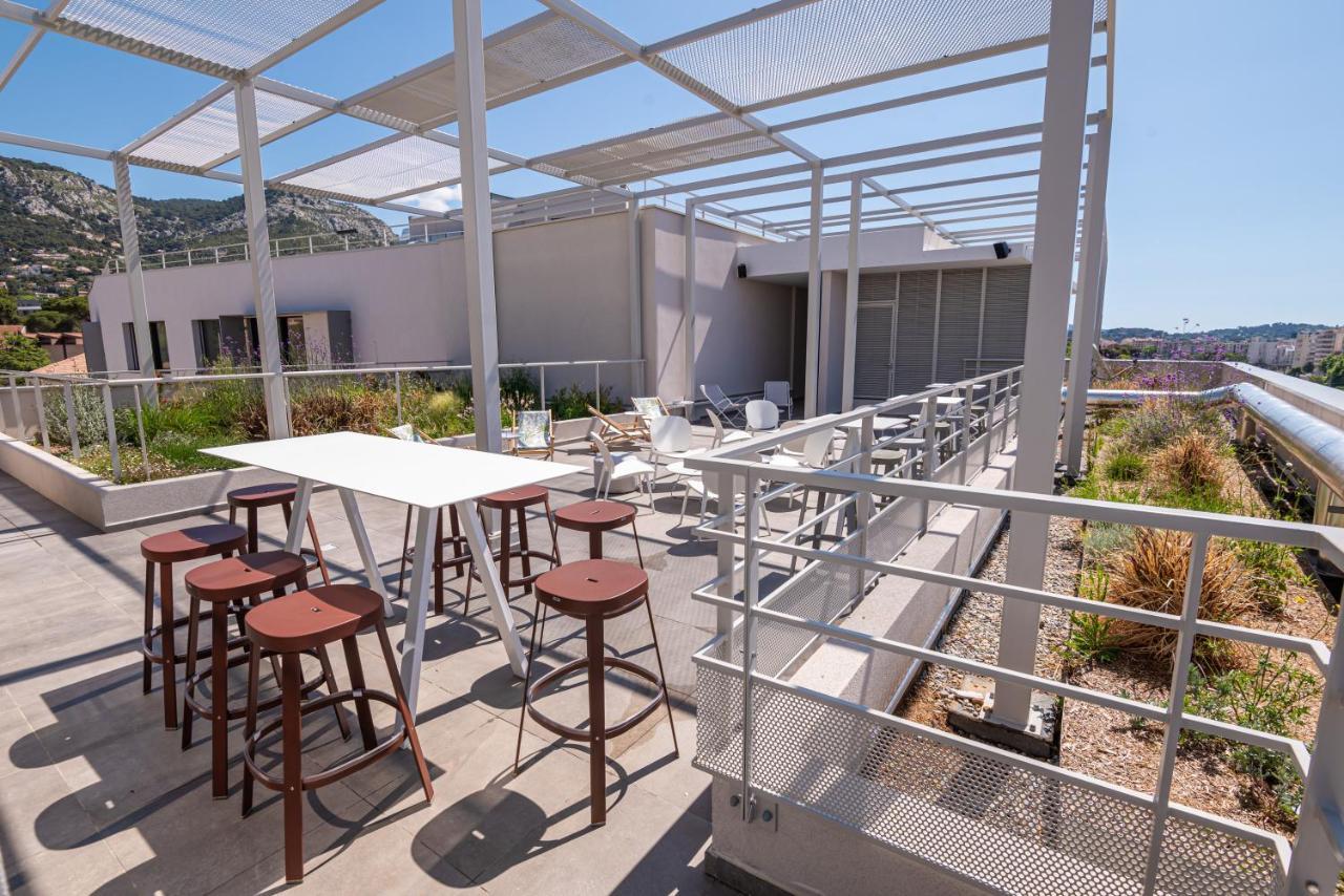 Hostel Le Hueb Toulon Bagian luar foto
